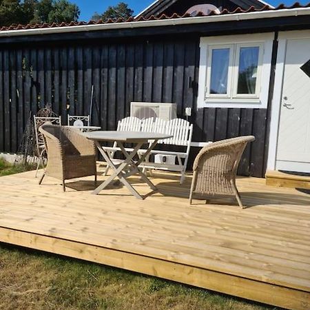 Foertjusande Gaesthus Med Parkering Fjällbacka Esterno foto