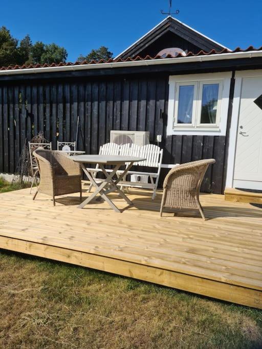 Foertjusande Gaesthus Med Parkering Fjällbacka Esterno foto